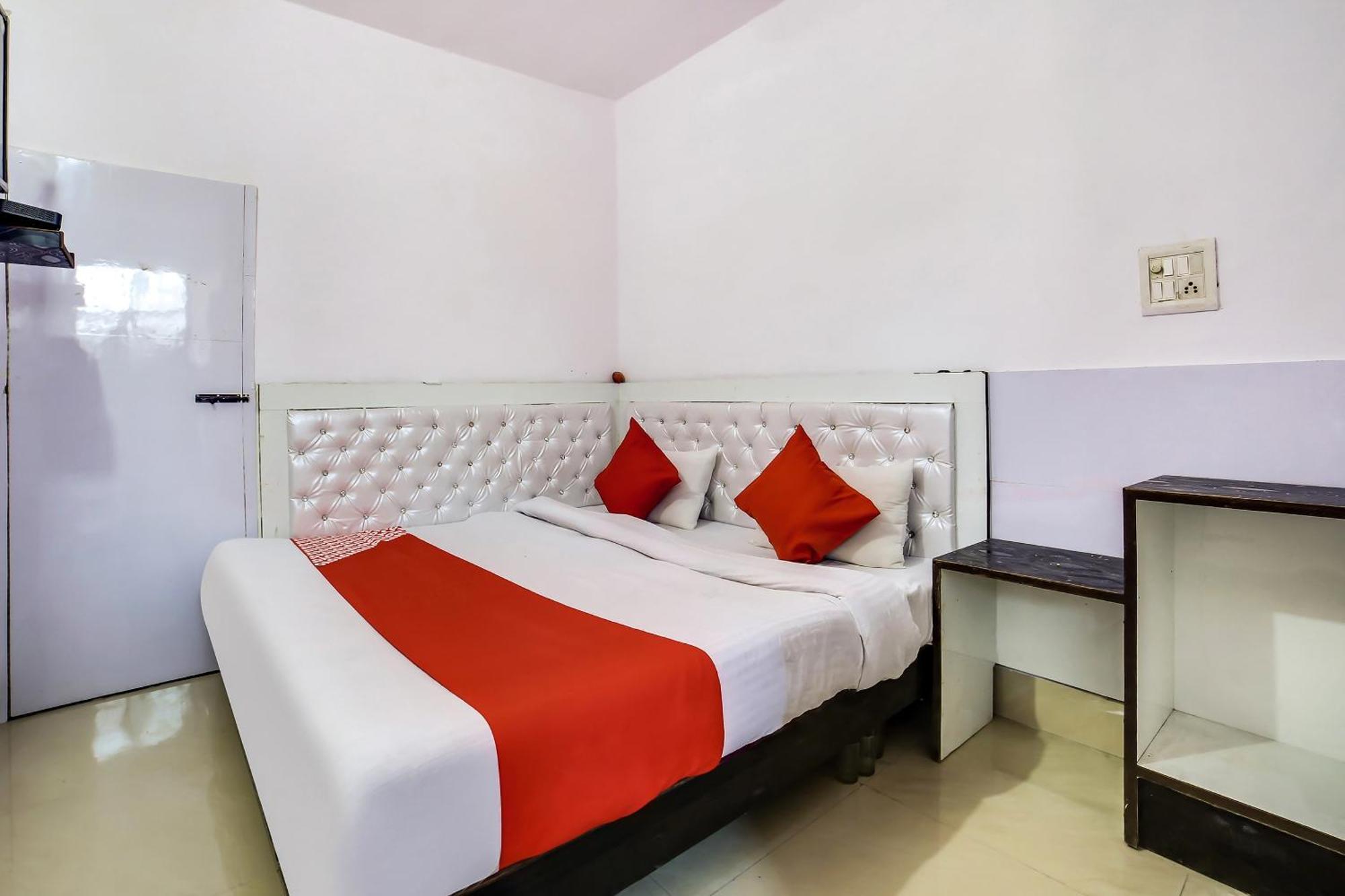 O Yes Sir Hotel *